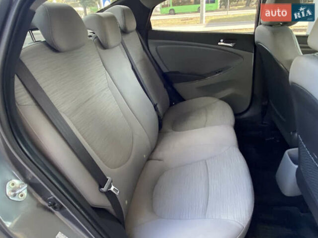 Серый Хендай Акцент, объемом двигателя 1.59 л и пробегом 159 тыс. км за 7900 $, фото 19 на Automoto.ua