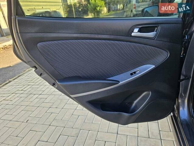 Серый Хендай Акцент, объемом двигателя 1.4 л и пробегом 61 тыс. км за 11300 $, фото 43 на Automoto.ua