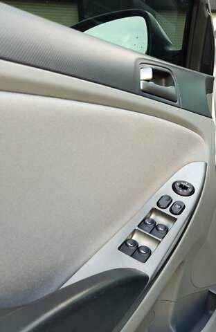 Сірий Хендай Акцент, об'ємом двигуна 1.59 л та пробігом 276 тис. км за 8300 $, фото 22 на Automoto.ua