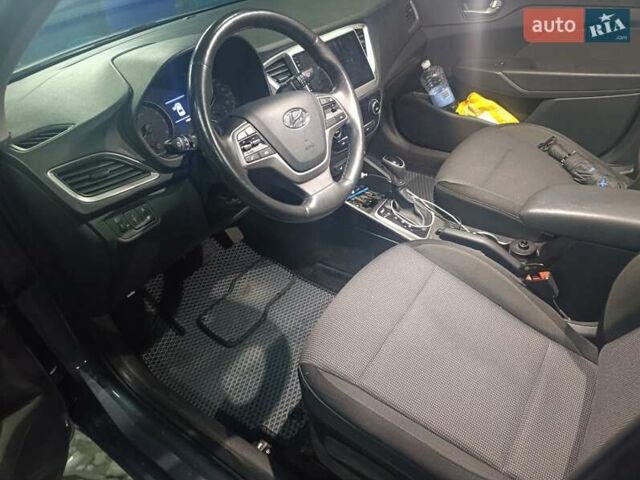 Серый Хендай Акцент, объемом двигателя 1.4 л и пробегом 140 тыс. км за 13800 $, фото 9 на Automoto.ua