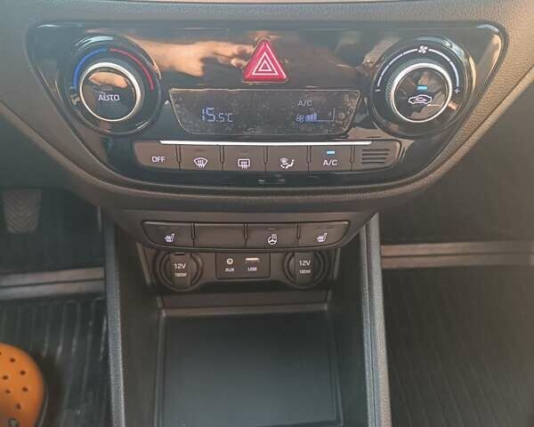 Серый Хендай Акцент, объемом двигателя 1.37 л и пробегом 36 тыс. км за 11500 $, фото 7 на Automoto.ua