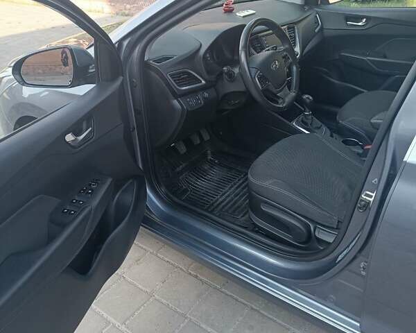 Серый Хендай Акцент, объемом двигателя 1.37 л и пробегом 36 тыс. км за 11500 $, фото 19 на Automoto.ua