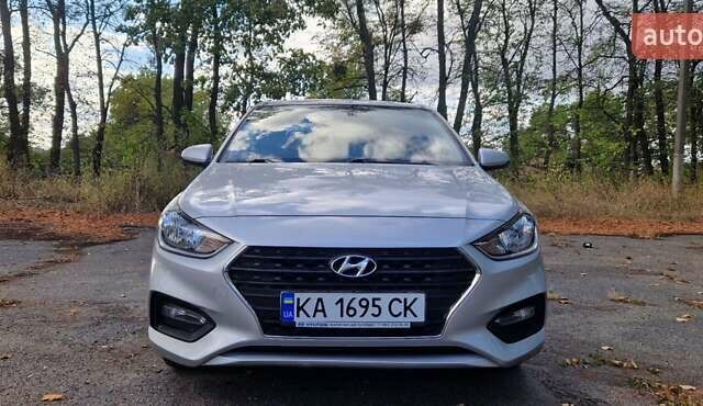 Серый Хендай Акцент, объемом двигателя 1.37 л и пробегом 75 тыс. км за 9700 $, фото 9 на Automoto.ua