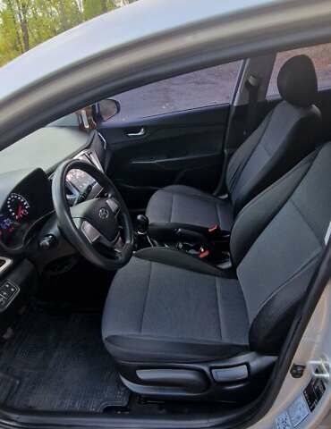 Серый Хендай Акцент, объемом двигателя 1.37 л и пробегом 75 тыс. км за 9700 $, фото 19 на Automoto.ua