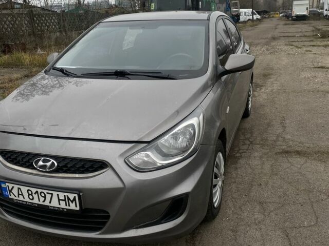 Серый Хендай Акцент, объемом двигателя 1.4 л и пробегом 250 тыс. км за 5500 $, фото 3 на Automoto.ua