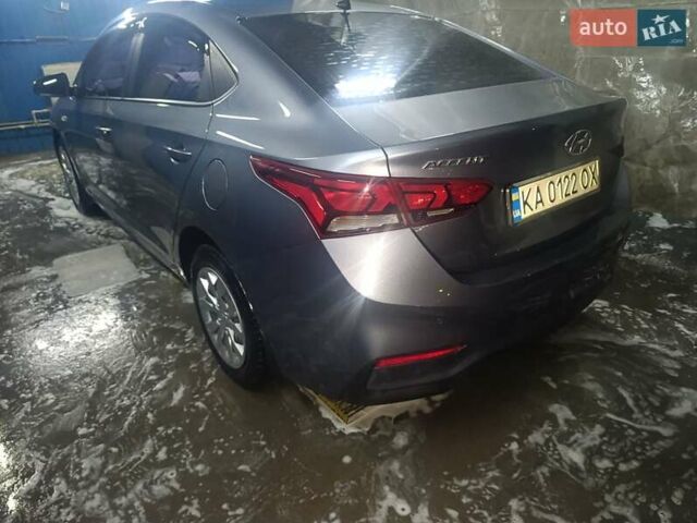 Серый Хендай Акцент, объемом двигателя 1.4 л и пробегом 140 тыс. км за 13800 $, фото 5 на Automoto.ua