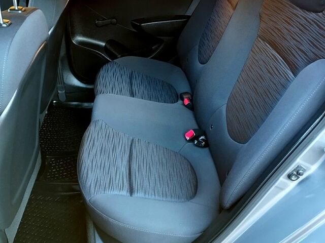 Серый Хендай Акцент, объемом двигателя 1.4 л и пробегом 60 тыс. км за 10000 $, фото 9 на Automoto.ua