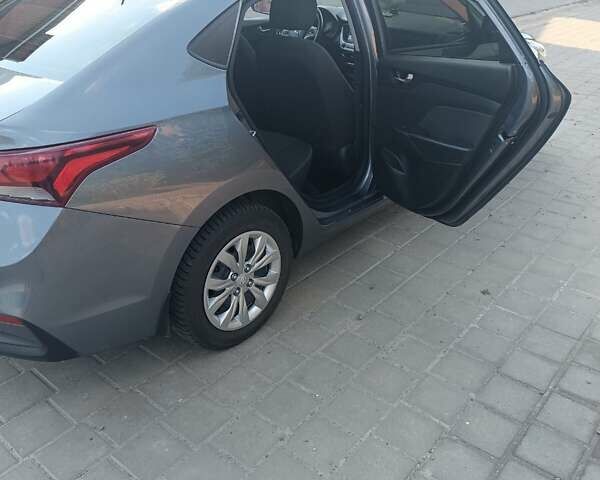 Серый Хендай Акцент, объемом двигателя 1.37 л и пробегом 36 тыс. км за 11500 $, фото 10 на Automoto.ua