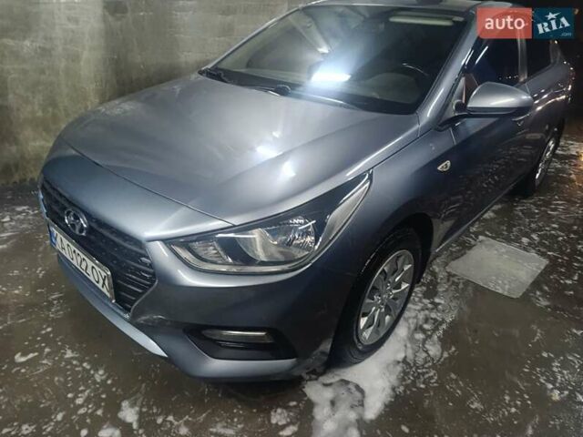 Серый Хендай Акцент, объемом двигателя 1.4 л и пробегом 140 тыс. км за 13800 $, фото 2 на Automoto.ua