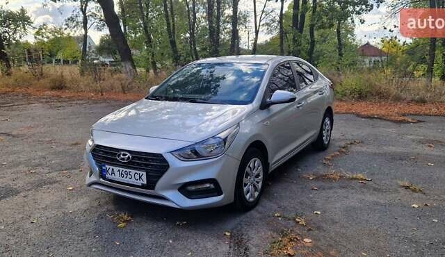 Серый Хендай Акцент, объемом двигателя 1.37 л и пробегом 75 тыс. км за 9700 $, фото 2 на Automoto.ua