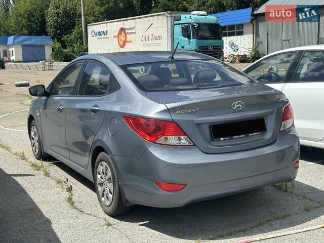 Сірий Хендай Акцент, об'ємом двигуна 1.37 л та пробігом 306 тис. км за 5600 $, фото 1 на Automoto.ua