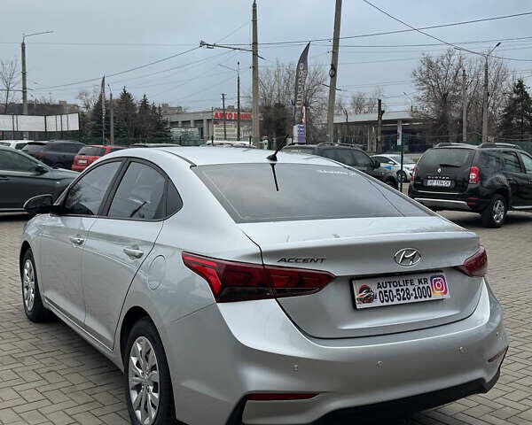 Серый Хендай Акцент, объемом двигателя 1.59 л и пробегом 97 тыс. км за 11300 $, фото 5 на Automoto.ua