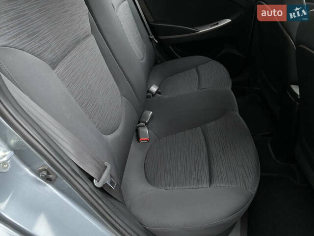 Сірий Хендай Акцент, об'ємом двигуна 1.37 л та пробігом 33 тис. км за 9800 $, фото 54 на Automoto.ua