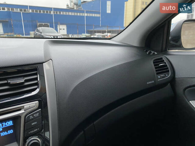 Сірий Хендай Акцент, об'ємом двигуна 1.37 л та пробігом 33 тис. км за 9800 $, фото 45 на Automoto.ua