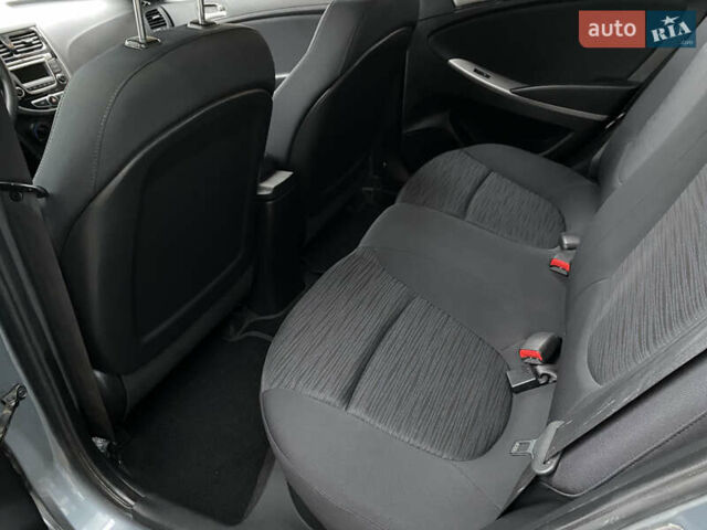 Сірий Хендай Акцент, об'ємом двигуна 1.37 л та пробігом 33 тис. км за 9800 $, фото 50 на Automoto.ua