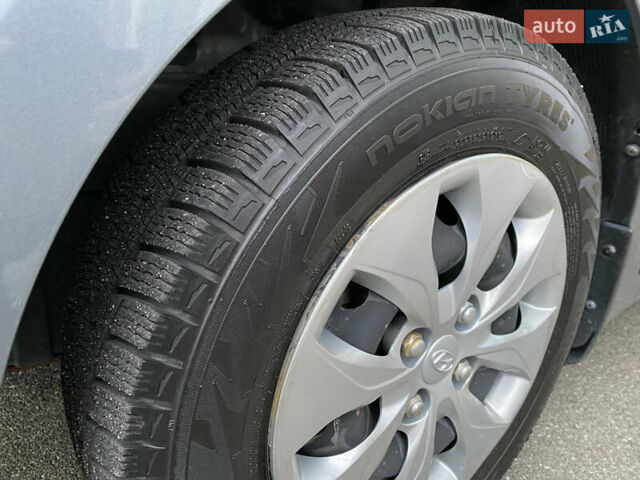 Сірий Хендай Акцент, об'ємом двигуна 1.37 л та пробігом 33 тис. км за 9800 $, фото 63 на Automoto.ua