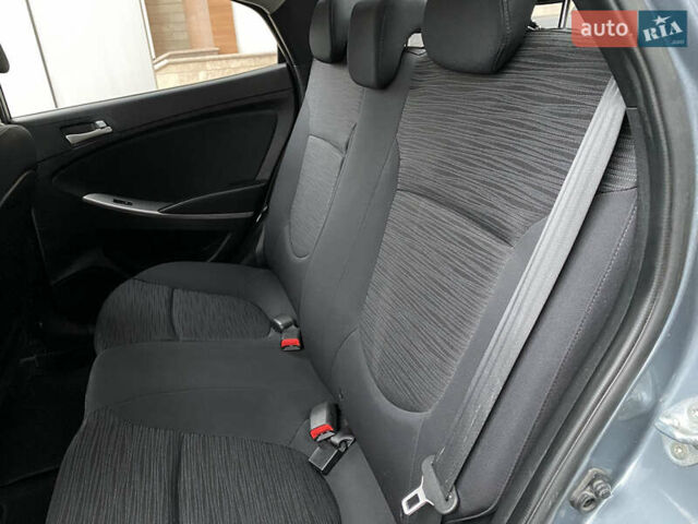 Сірий Хендай Акцент, об'ємом двигуна 1.37 л та пробігом 33 тис. км за 9800 $, фото 51 на Automoto.ua