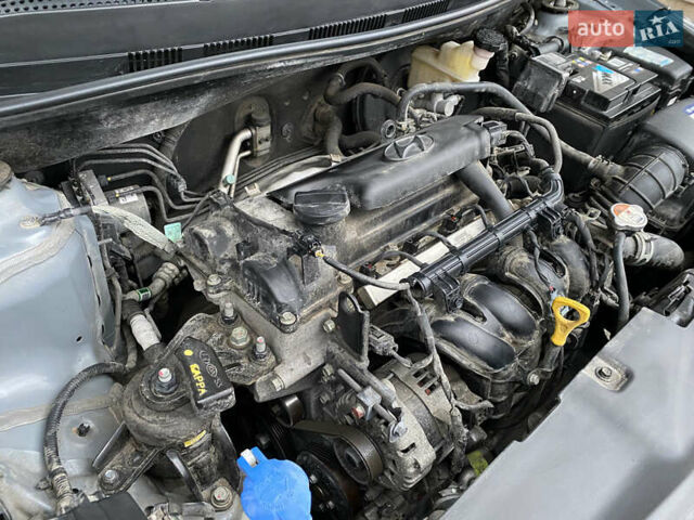 Сірий Хендай Акцент, об'ємом двигуна 1.37 л та пробігом 33 тис. км за 9800 $, фото 61 на Automoto.ua