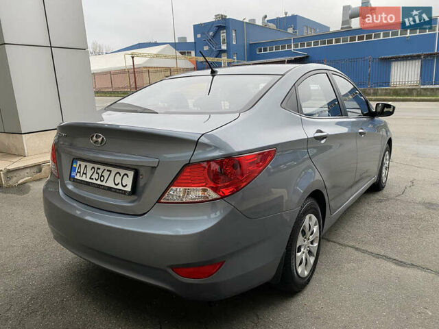 Сірий Хендай Акцент, об'ємом двигуна 1.37 л та пробігом 33 тис. км за 9800 $, фото 7 на Automoto.ua