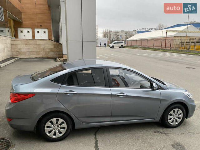 Сірий Хендай Акцент, об'ємом двигуна 1.37 л та пробігом 33 тис. км за 9800 $, фото 15 на Automoto.ua