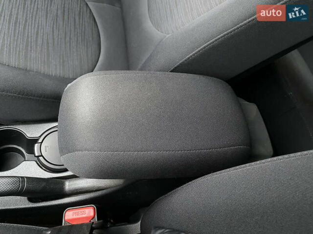 Сірий Хендай Акцент, об'ємом двигуна 1.37 л та пробігом 33 тис. км за 9800 $, фото 43 на Automoto.ua