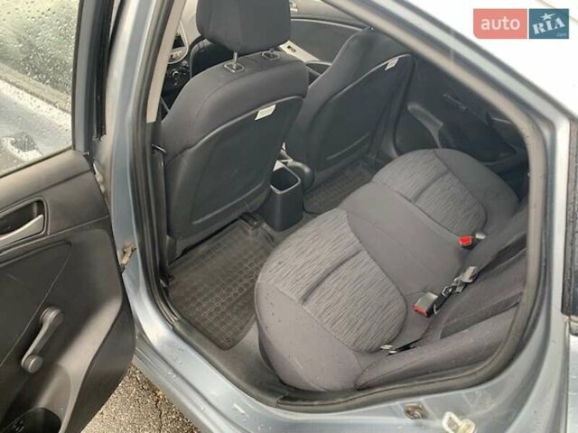 Сірий Хендай Акцент, об'ємом двигуна 1.37 л та пробігом 185 тис. км за 8200 $, фото 12 на Automoto.ua