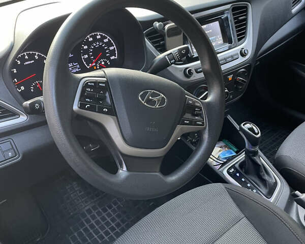 Сірий Хендай Акцент, об'ємом двигуна 1.59 л та пробігом 114 тис. км за 8500 $, фото 4 на Automoto.ua