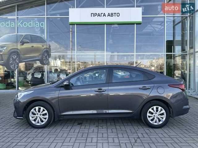 Серый Хендай Акцент, объемом двигателя 1.37 л и пробегом 63 тыс. км за 11900 $, фото 1 на Automoto.ua