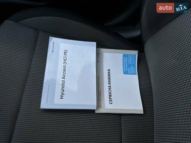 Серый Хендай Акцент, объемом двигателя 1.37 л и пробегом 63 тыс. км за 11900 $, фото 26 на Automoto.ua