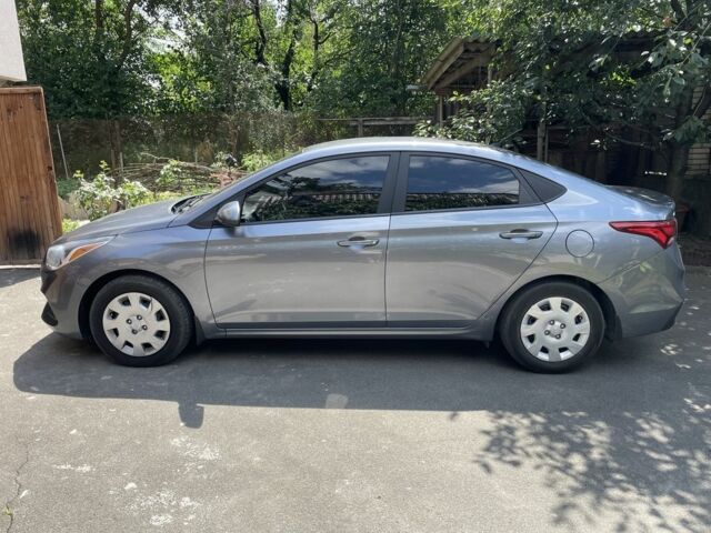 Серый Хендай Акцент, объемом двигателя 1.6 л и пробегом 115 тыс. км за 12000 $, фото 3 на Automoto.ua