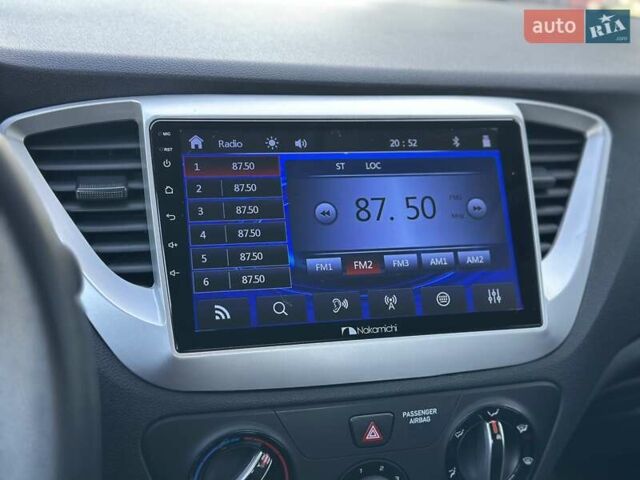 Серый Хендай Акцент, объемом двигателя 1.37 л и пробегом 63 тыс. км за 11900 $, фото 22 на Automoto.ua