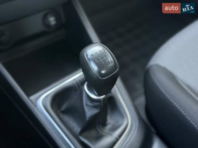 Серый Хендай Акцент, объемом двигателя 1.37 л и пробегом 63 тыс. км за 11900 $, фото 24 на Automoto.ua