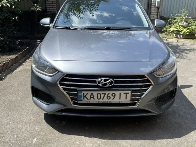 Серый Хендай Акцент, объемом двигателя 1.6 л и пробегом 115 тыс. км за 12000 $, фото 5 на Automoto.ua