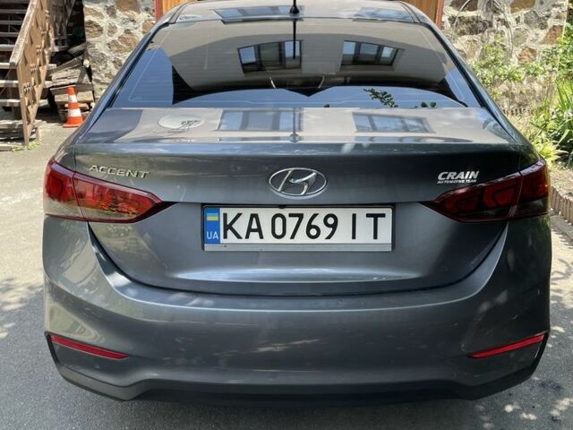 Серый Хендай Акцент, объемом двигателя 1.6 л и пробегом 115 тыс. км за 12000 $, фото 4 на Automoto.ua