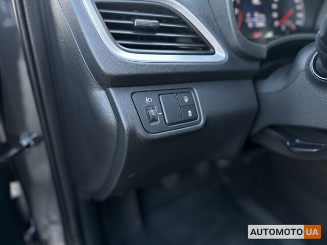 Сірий Хендай Акцент, об'ємом двигуна 1.4 л та пробігом 63 тис. км за 11900 $, фото 18 на Automoto.ua