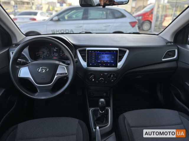 Сірий Хендай Акцент, об'ємом двигуна 1.4 л та пробігом 63 тис. км за 11900 $, фото 15 на Automoto.ua