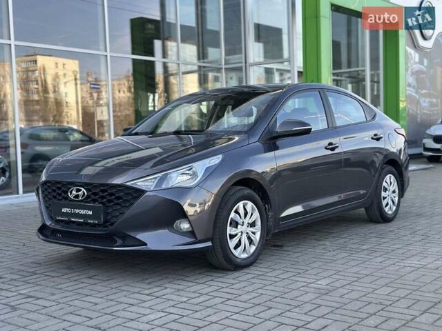 Серый Хендай Акцент, объемом двигателя 1.37 л и пробегом 63 тыс. км за 11900 $, фото 7 на Automoto.ua