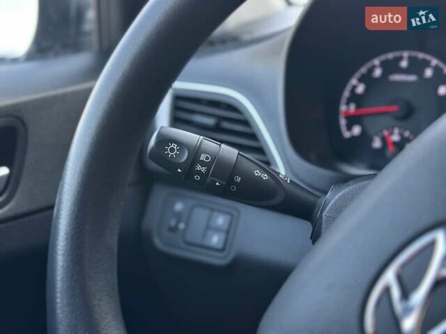 Серый Хендай Акцент, объемом двигателя 1.37 л и пробегом 63 тыс. км за 11900 $, фото 18 на Automoto.ua