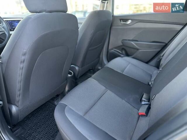 Серый Хендай Акцент, объемом двигателя 1.37 л и пробегом 63 тыс. км за 11900 $, фото 12 на Automoto.ua