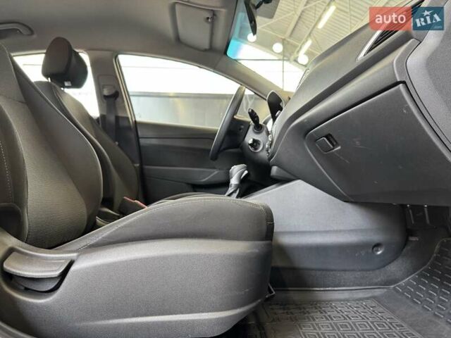 Сірий Хендай Акцент, об'ємом двигуна 1.4 л та пробігом 65 тис. км за 14500 $, фото 25 на Automoto.ua