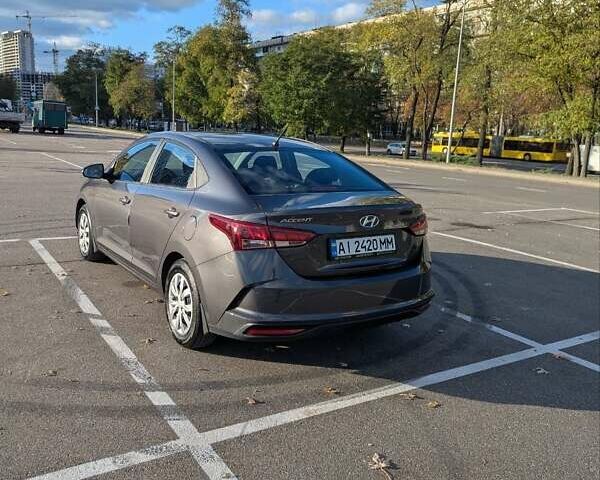 Серый Хендай Акцент, объемом двигателя 1.37 л и пробегом 43 тыс. км за 13500 $, фото 6 на Automoto.ua