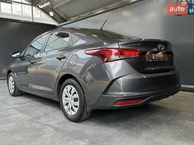 Сірий Хендай Акцент, об'ємом двигуна 1.4 л та пробігом 65 тис. км за 14500 $, фото 14 на Automoto.ua