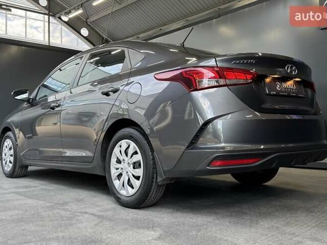 Сірий Хендай Акцент, об'ємом двигуна 1.4 л та пробігом 65 тис. км за 14500 $, фото 15 на Automoto.ua