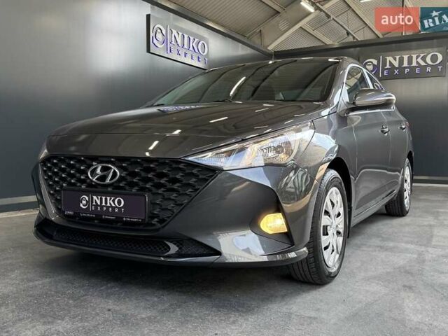 Сірий Хендай Акцент, об'ємом двигуна 1.4 л та пробігом 65 тис. км за 14500 $, фото 1 на Automoto.ua