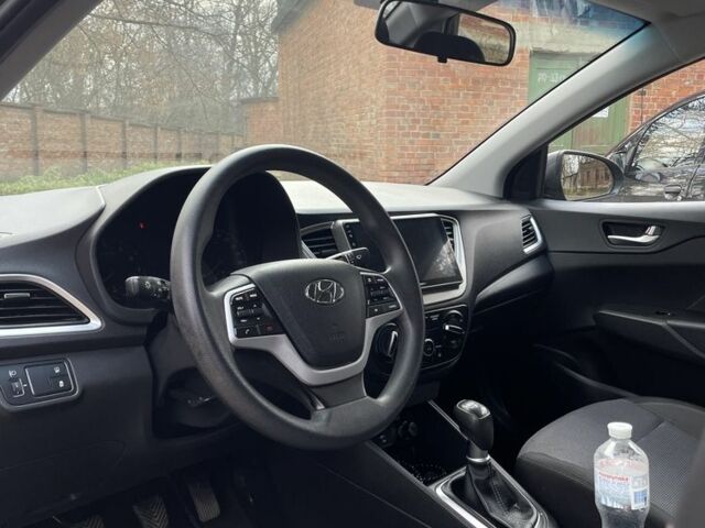 Серый Хендай Акцент, объемом двигателя 1.4 л и пробегом 52 тыс. км за 11400 $, фото 5 на Automoto.ua