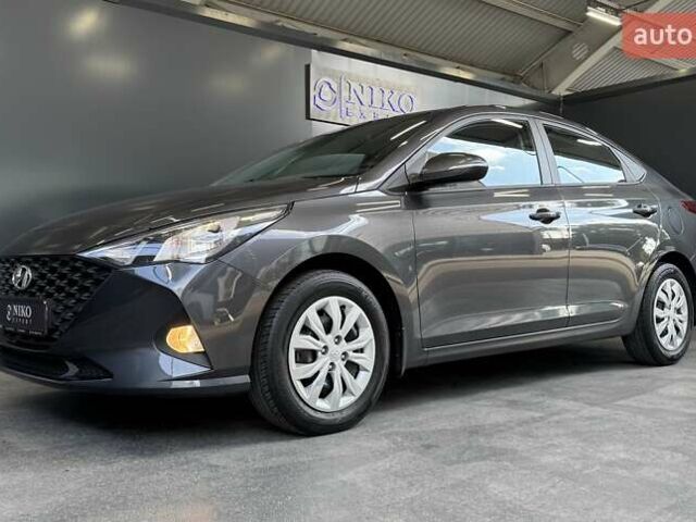Сірий Хендай Акцент, об'ємом двигуна 1.4 л та пробігом 65 тис. км за 14500 $, фото 7 на Automoto.ua