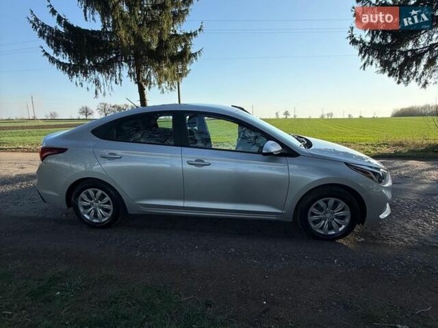 Сірий Хендай Акцент, об'ємом двигуна 1.59 л та пробігом 47 тис. км за 12399 $, фото 7 на Automoto.ua