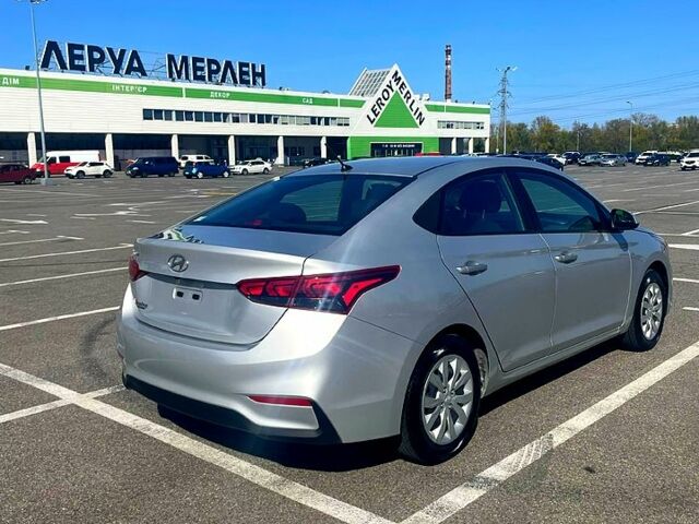 Сірий Хендай Акцент, об'ємом двигуна 16 л та пробігом 39 тис. км за 13500 $, фото 4 на Automoto.ua