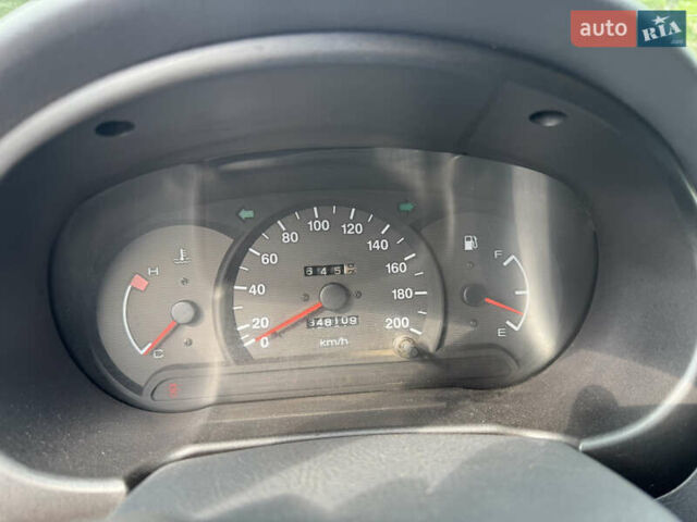 Серый Хендай Акцент, объемом двигателя 1.34 л и пробегом 348 тыс. км за 1600 $, фото 3 на Automoto.ua