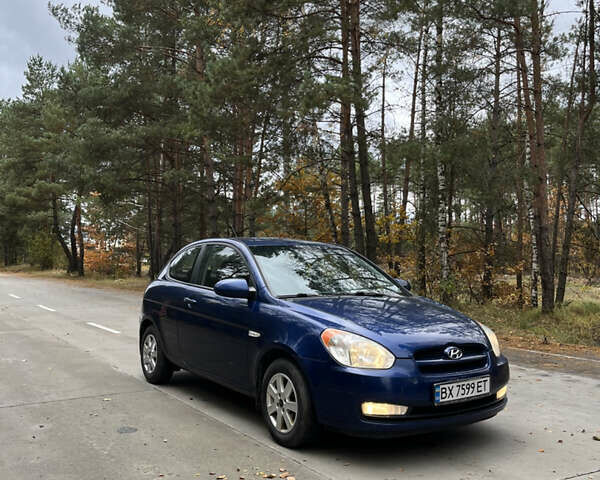 Синий Хендай Акцент, объемом двигателя 1.4 л и пробегом 160 тыс. км за 4400 $, фото 5 на Automoto.ua